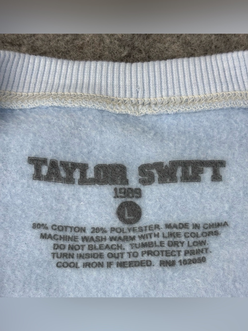 Taylor Swift | 1989 Light Blue Crewneck Sweatshirt | Women’s Size Large - Picture 3 of 8